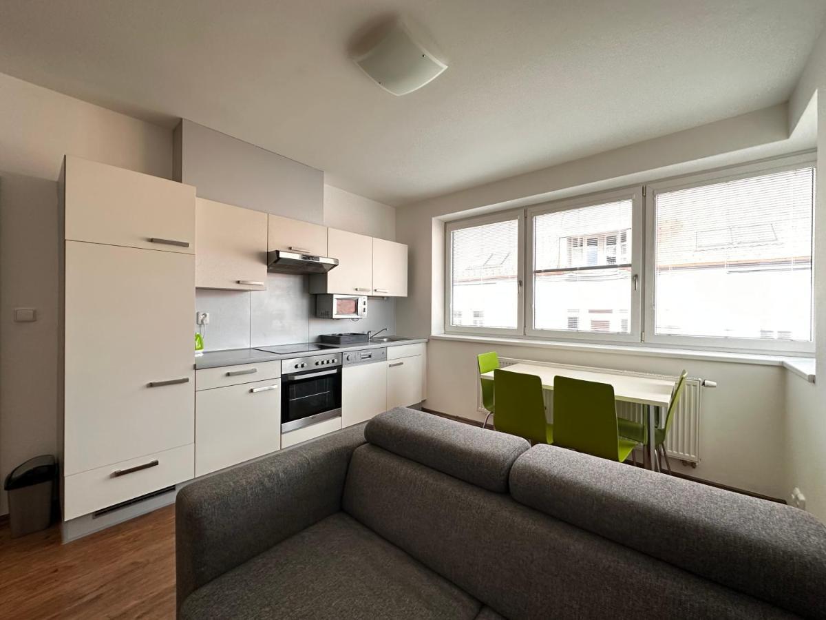 Apartman Ab Kryte Parkovani Zdarma เชสเกบูดิเยโจวิตเซ ภายนอก รูปภาพ